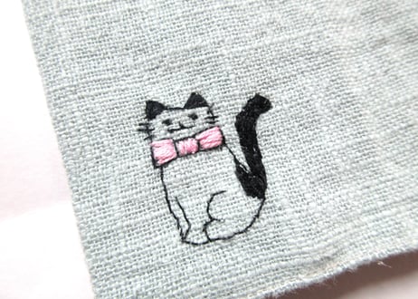 猫の刺繍 リネンブックカバー＊スモーキーブルーA