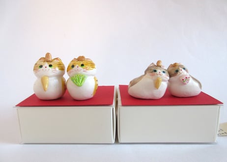 kinokopan 猫のお雛様 左側茶トラハチワレ／右側グレーハチワレ