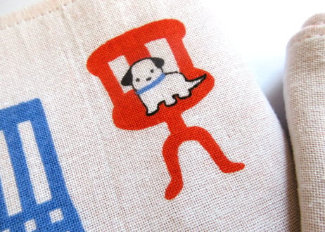 刺繍ガーゼパイルタオル　「椅子と猫と犬」
