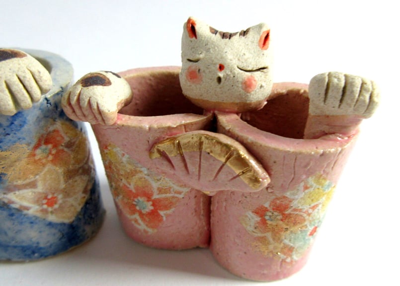 猫のお雛様　ねこ陶雛【大】立ち雛　♡m(=✧ω✧=)m♡ 高さ約18cm 錦彩睦ねこ雛 – 中外陶園オンラインストア