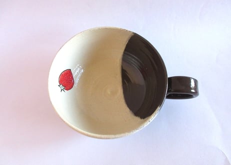 平瀬マリ子 ３匹ネコのたっぷりスープカップ＊いちごA