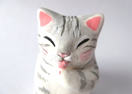 なつめみちこ 猫の置物 うまうまにゃんこ＊サバトラ猫