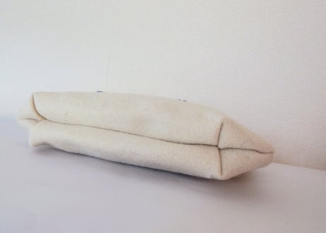 ★SALE 2300→1980円！★ウール厚手フラノ＊猫のポーチ＊オフホワイトA