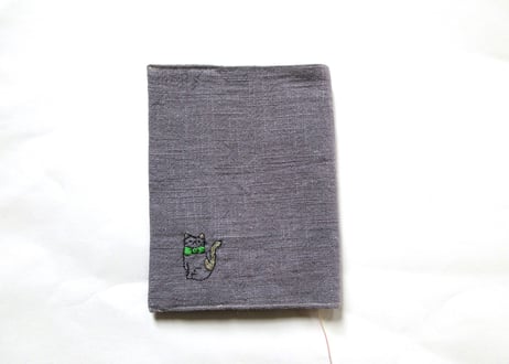 猫の刺繍 リネンブックカバー＊ラベンダーグレーB