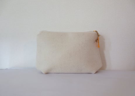 ★SALE 2300→1980円！★ウール厚手フラノ＊猫のポーチ＊オフホワイトB