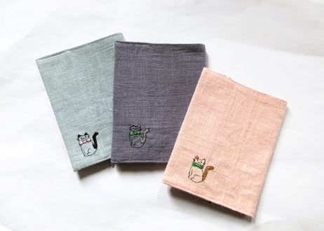 猫の刺繍 リネンブックカバー＊ラベンダーグレーB