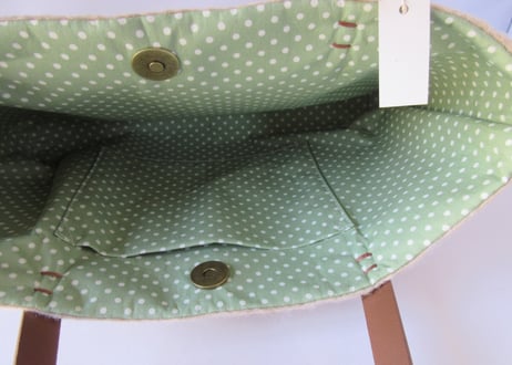 haruru＊woolfelt　猫のトートバッグ＊薄茶