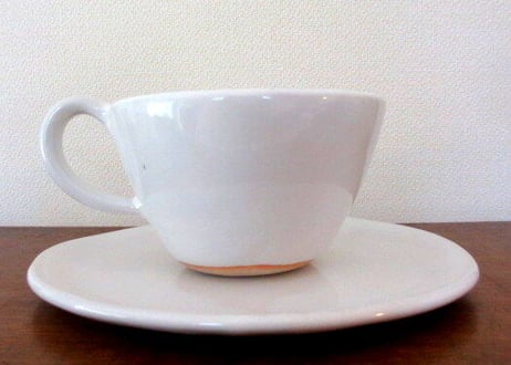 岡部登志子 白のカップ＆ソーサー　2000→1800円！