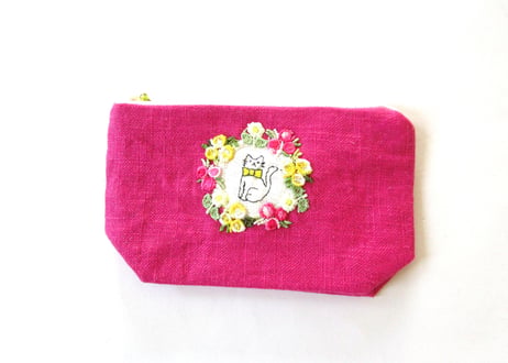 お花リースと猫刺繍＊リネンのポーチ　ローズピンクA