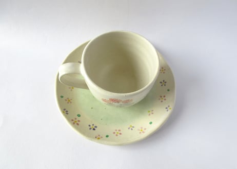 樫村恭子 うさぎと野の花のコーヒーカップE