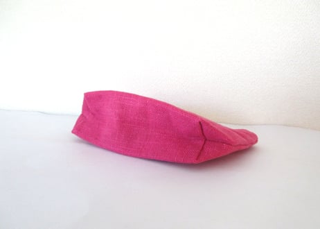 お花リースと猫刺繍＊リネンのポーチ　ローズピンクB