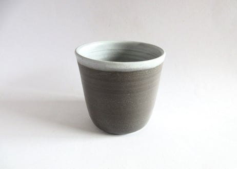 つぐみ製陶所　猫のフリーカップJ＊ハチワレネコ