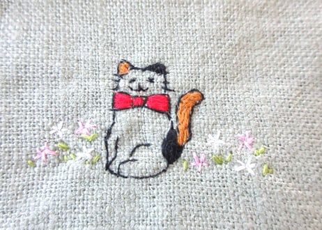 お花と猫の刺繍　リネンのミニポーチ＊セージグリーンA／B