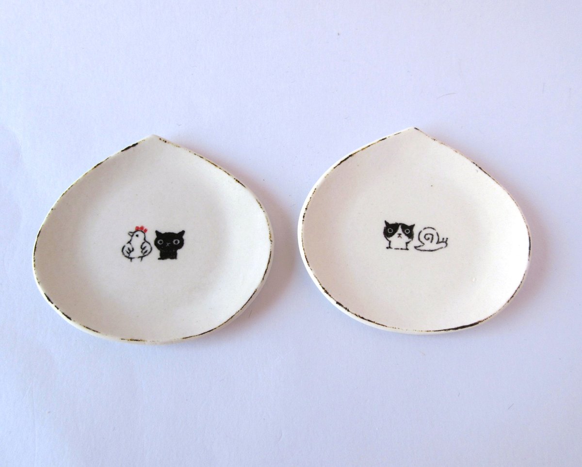 白と黒のニワトリ ヒヅミ峠舎 豆皿 やちむん 陶器 作家 絵皿 食器