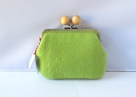 haruru＊woolfelt　がま口ポーチ　グリーン