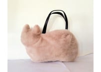 新作＊ふわふわファーのネコバッグ＊ミルクティー色のネコちゃん