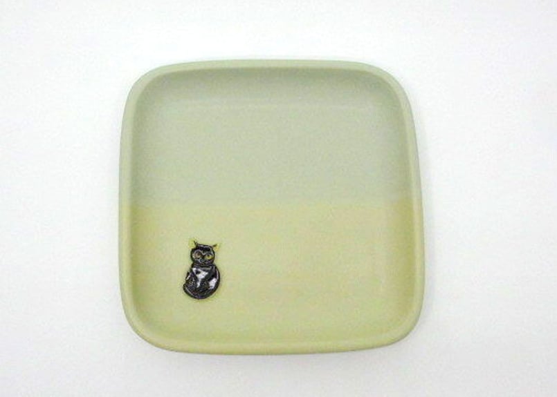 ツートンカラー陶器皿 下永久美子 ツートンカラーのしかくいお皿＊黒猫 | コーヒー豆と雑貨の