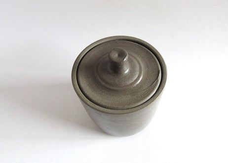 つぐみ製陶所 猫のフタ物H＊チャトラネコ