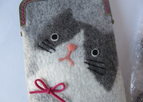 haruru＊woolfelt　スマホポーチA