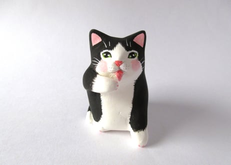 なつめみちこ 猫の置物 うまうまにゃんこ＊ハチワレ