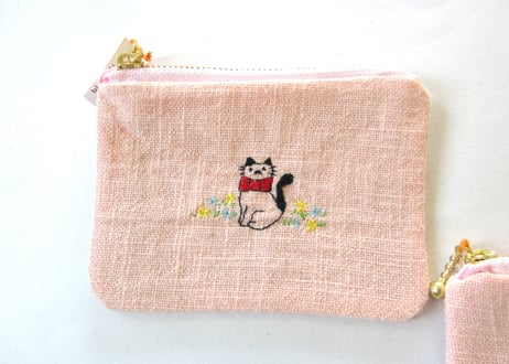 お花と猫の刺繍　リネンのミニポーチ＊ピンクA／B