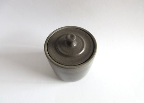 つぐみ製陶所 猫のフタ物L＊シロチャネコ