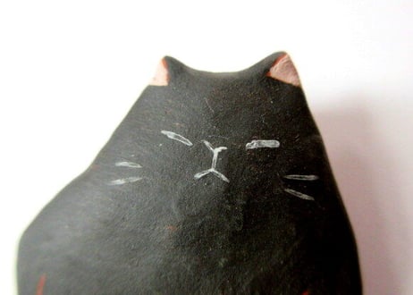 つぐみ製陶所 猫のブローチ＊黒猫B