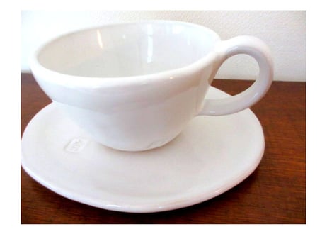 岡部登志子 白のカップ＆ソーサー　2000→1800円！