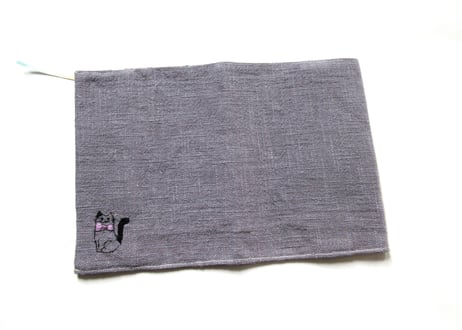 猫の刺繍 リネンブックカバー＊ラベンダーグレーA