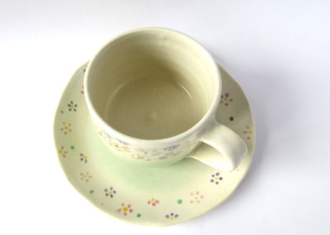 樫村恭子 うさぎと野の花のコーヒーカップ＊グリーンD