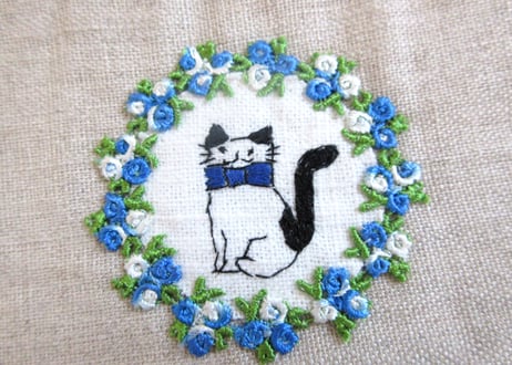 リネン刺繍平ポーチ＊お花と猫A