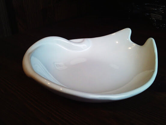 岡部登志子 猫シルエット皿＊中 | コーヒー豆と雑貨の店 豆ねこ