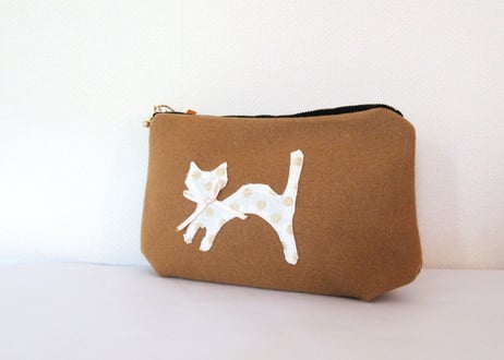 ★SALE 2300→1980円！★ウール厚手フラノ＊猫のポーチ＊キャメル