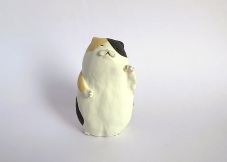 中林由香梨 ネコの置物＊ミケネコ