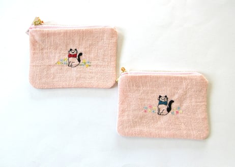 お花と猫の刺繍　リネンのミニポーチ＊ピンクA／B