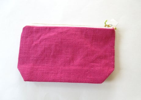 お花リースと猫刺繍＊リネンのポーチ　ローズピンクA