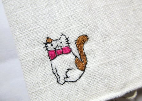 猫の刺繍 リネンブックカバー＊オフホワイトA