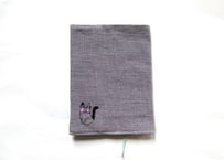 猫の刺繍 リネンブックカバー＊ラベンダーグレーA
