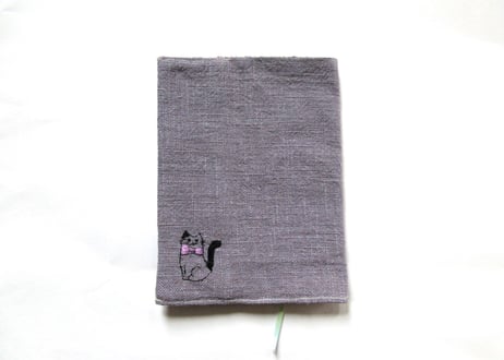 猫の刺繍 リネンブックカバー＊ラベンダーグレーA