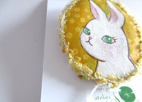 atelierHASU 原画ブローチ・うさぎ