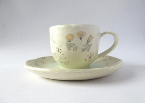 樫村恭子 うさぎと野の花のコーヒーカップE