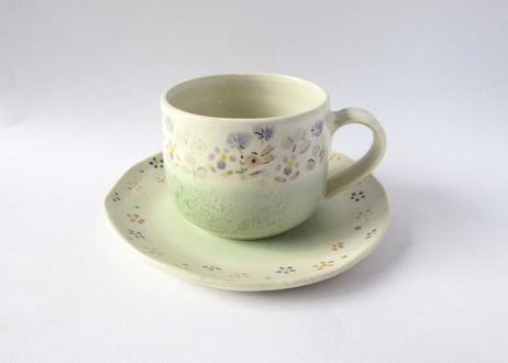 樫村恭子 うさぎと野の花のコーヒーカップ＊グリーンD