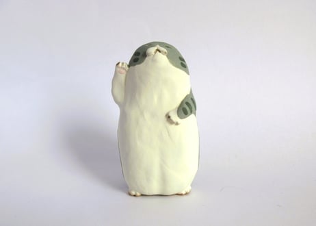 中林由香梨 ネコの置物＊サバトラハチワレ