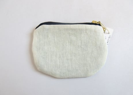 お花と猫の刺繍　小さなリネンのポーチC