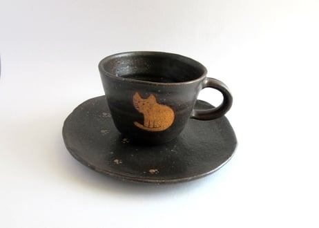 備前焼　猫カップ&ソーサー 秋谷昌央 作 「黒カップ＆ソーサー」 ～備前焼専門卸小売店 川口