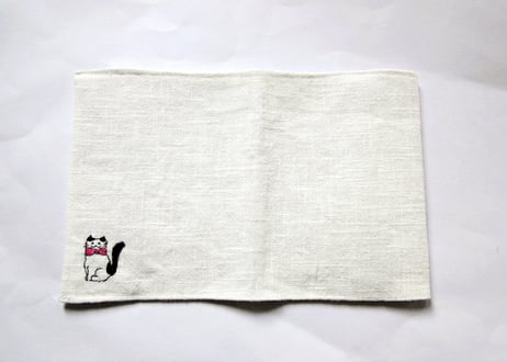 猫の刺繍 リネンブックカバー＊オフホワイトB