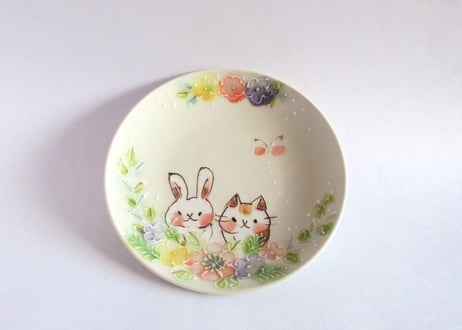 内藤加奈子　猫とうさぎとお花の丸皿D