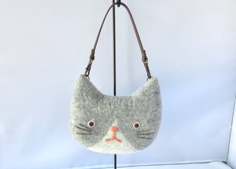 haruru＊woolfelt　ねこポーチ＊グレーハチワレ