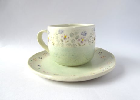 樫村恭子 うさぎと野の花のコーヒーカップ＊グリーンD