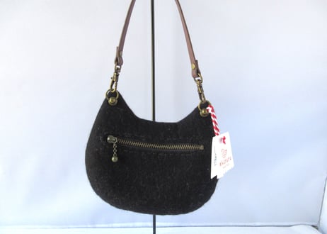 haruru＊woolfelt　ねこポーチ＊黒猫